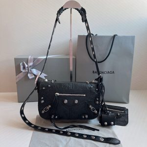 발렌시아가 르 카골 Le Cagole 플랩백 XS