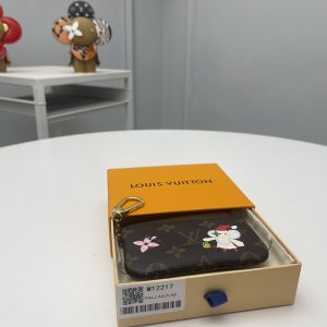 루이비통 Xmas 키 파우치 캔디 레드 모노그램