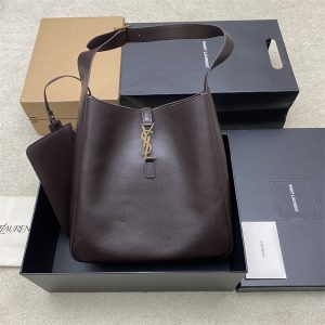 생로랑 카프스킨 LE 5 À 7 서플 라지백 커피 850545