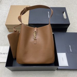 생로랑 카프스킨 LE 5 À 7 서플 라지백 브라운 850545