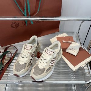 뉴발란스 x 로로피아나 990v6 스니커즈