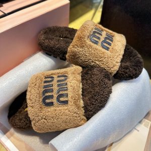 【터보】 미우미우 24FW 테디 양털 뮬 슬리퍼（TJ공장）