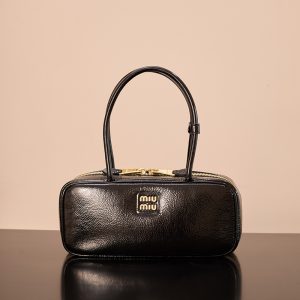 【PURPLE】미우미우 스몰 보 레더 토트백 페이턴트 블랙 5BB173