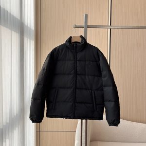 프라다 미디엄 웨이트 리나일론 다운 패딩 자켓