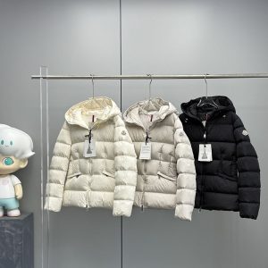 몽클레어 Avoce 아보체 숏 다운 패딩 자켓