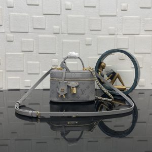 루이비통 베니티 체인 파우치 M12427