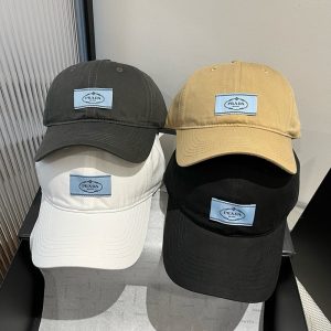 프라다 택 로고 볼캡