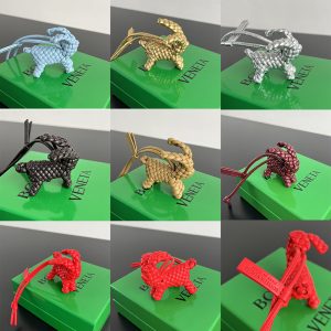 【징공장】보테가베네타 래빗 참 867134 (JING)